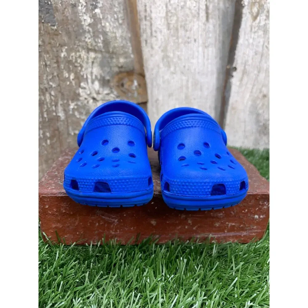 CROCS Classic Blue Toddlers C 2/3 Clogs